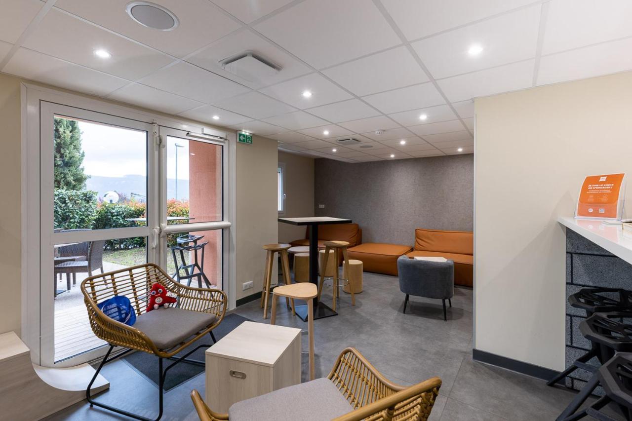 Ibis Budget Millau Viaduc Bagian luar foto