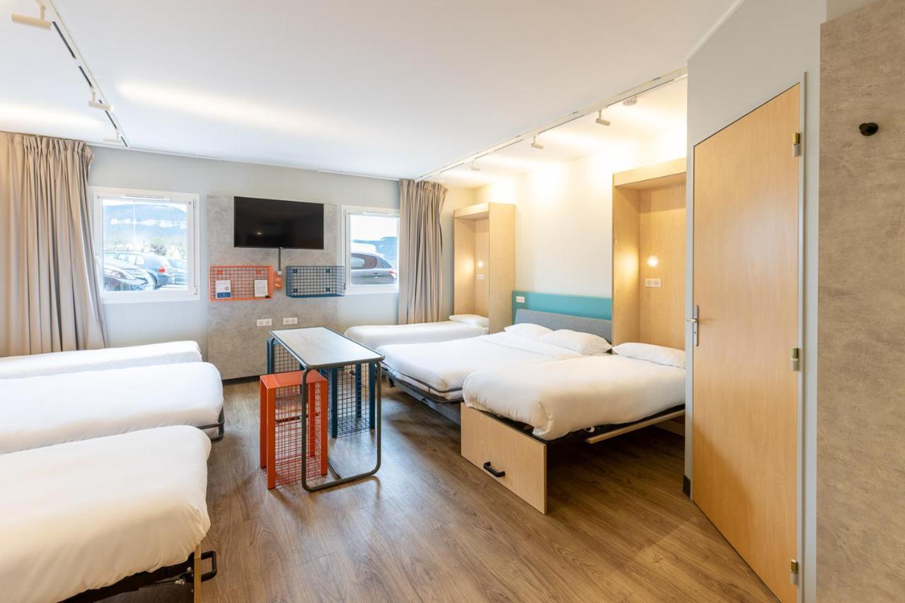 Ibis Budget Millau Viaduc Bagian luar foto