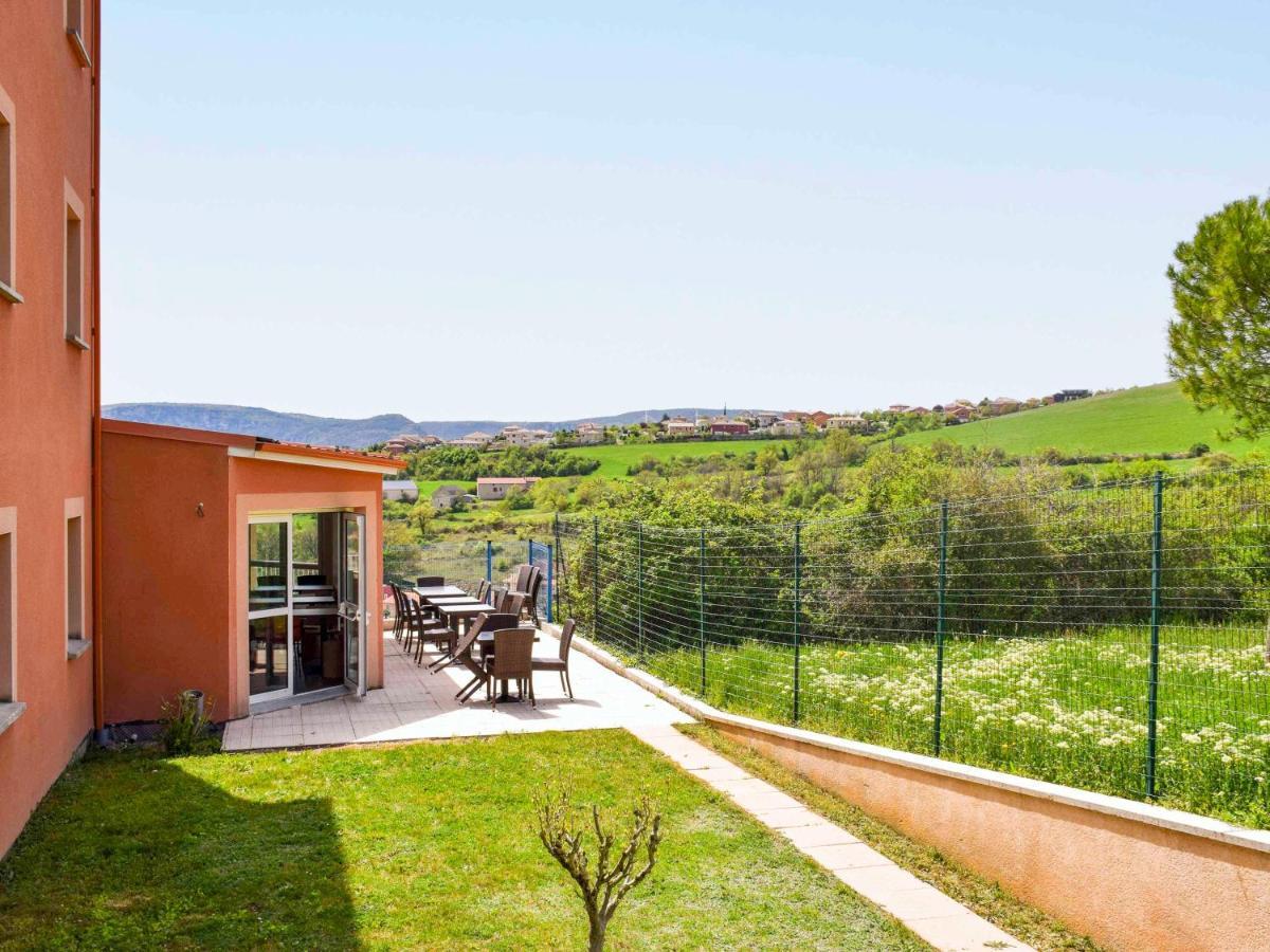Ibis Budget Millau Viaduc Bagian luar foto